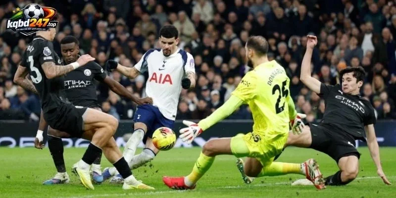 Hàng Công Im Tiếng, Hàng Thủ Mắc Sai Lầm, “Gà Trống” Gây Thất Vọng 2 Tottenham thiếu đột biến trên hàng công